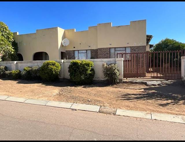 3 BEDROOM HOUSE FOR SALE IN MANKWENG